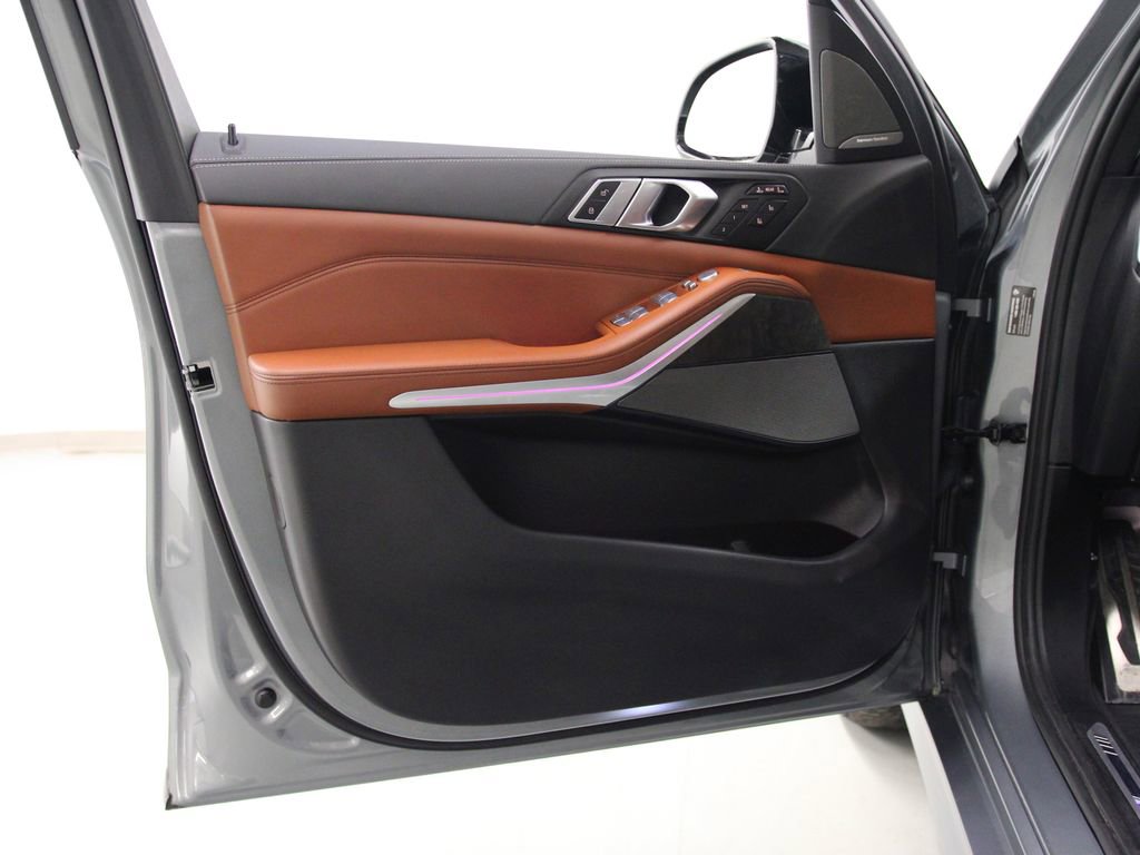 Used 2023 BMW X7 xDrive40i w/ Executive Package image 18