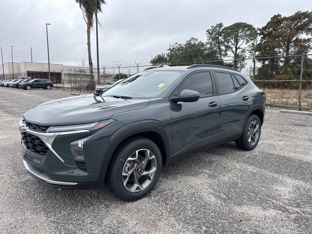 New 2026 Chevrolet Trax LT w/ Sunroof Package image 3
