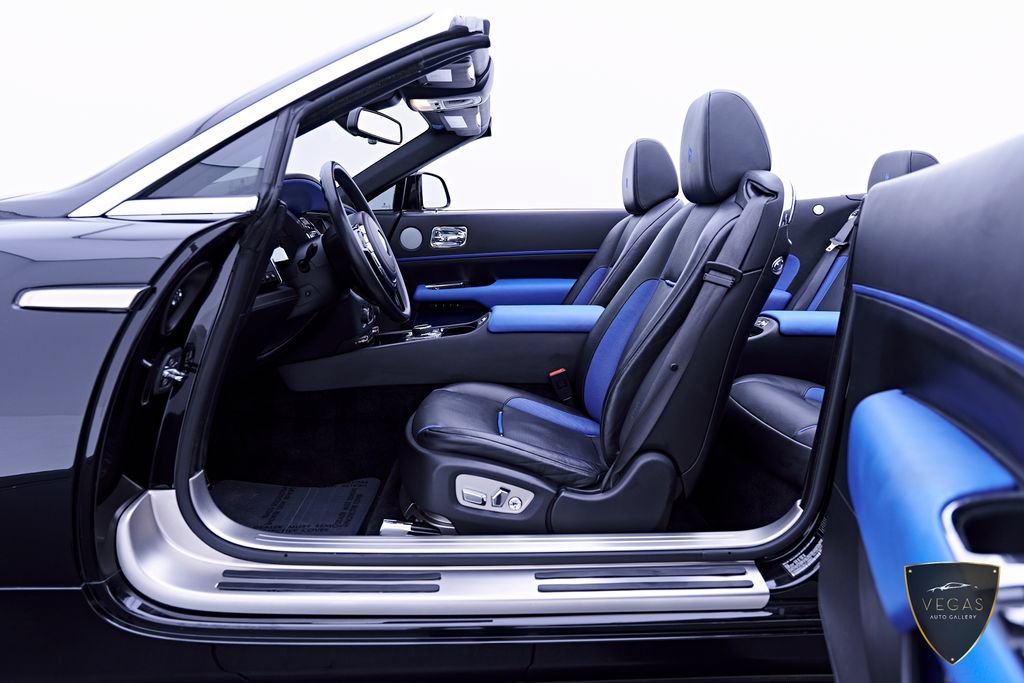 Used 2019 Rolls-Royce Dawn RWD image 42