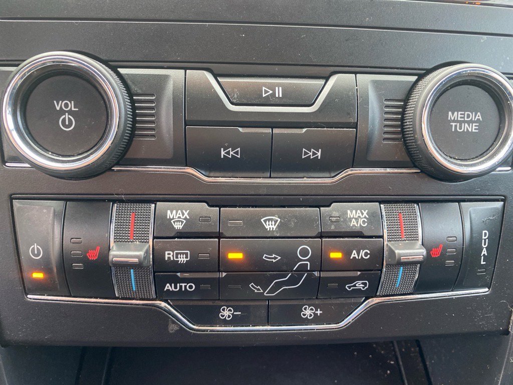 Used 2019 Ford Explorer XLT w/ Equipment Group 202A image 15