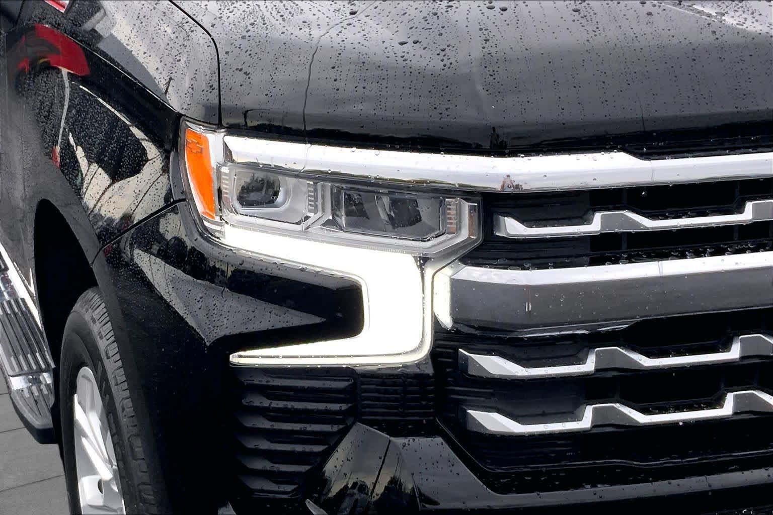 Used 2022 Chevrolet Silverado 1500 LTZ w/ Z71 Off-Road Package AWD/4WD image 28