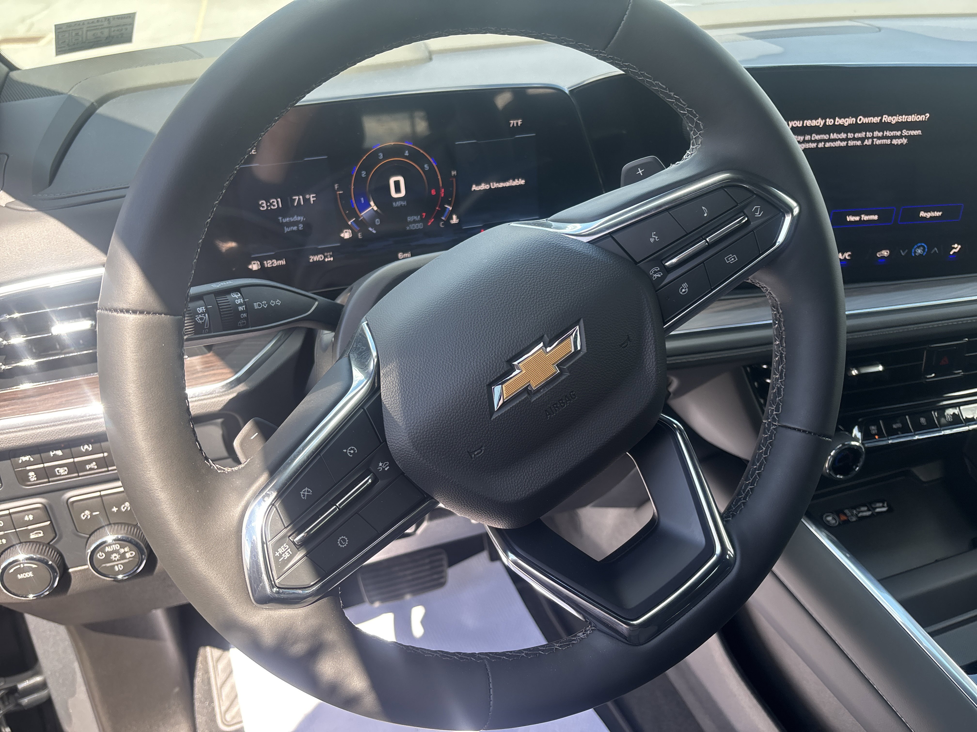New 2026 Chevrolet Suburban LT w/ Comfort Package AWD/4WD image 18