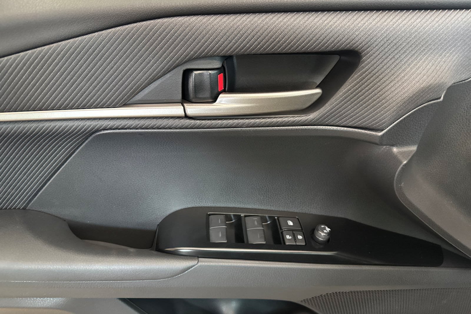New 2026 Toyota Camry SE FWD image 10