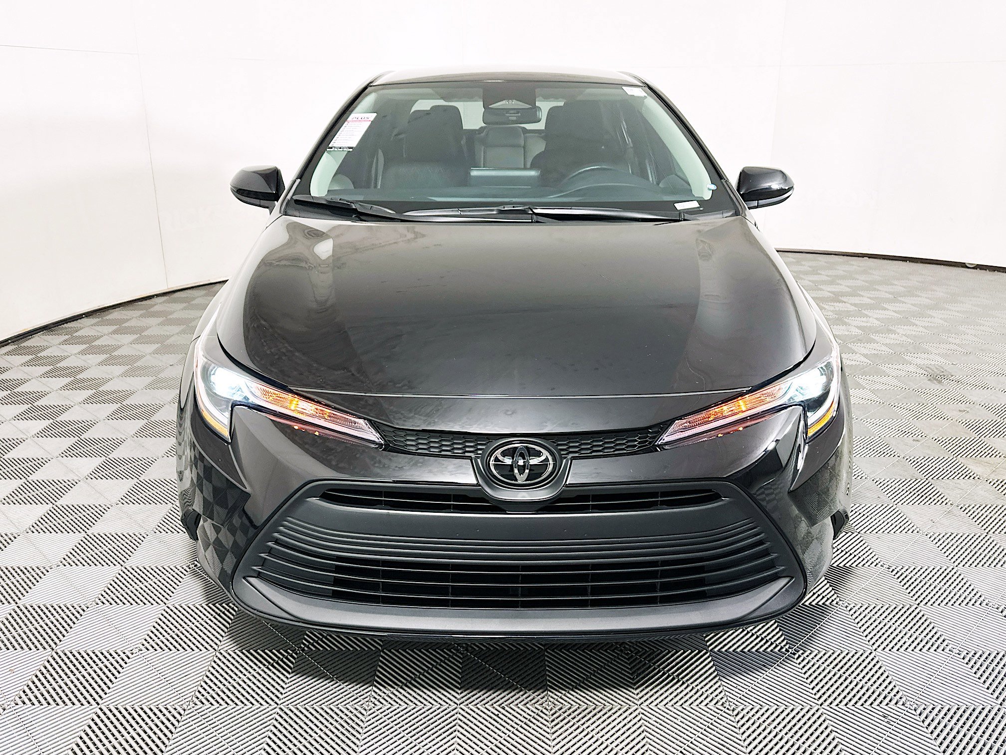 Used 2025 Toyota Corolla LE image 8