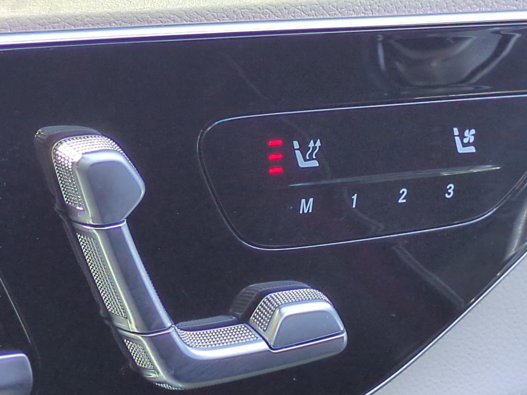 Used 2024 Mercedes-Benz E 350 4MATIC Sedan image 17