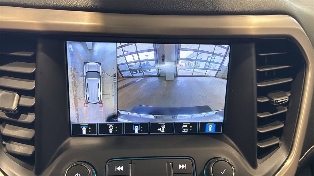 Used 2023 GMC Acadia Denali w/ Black Diamond Edition image 40