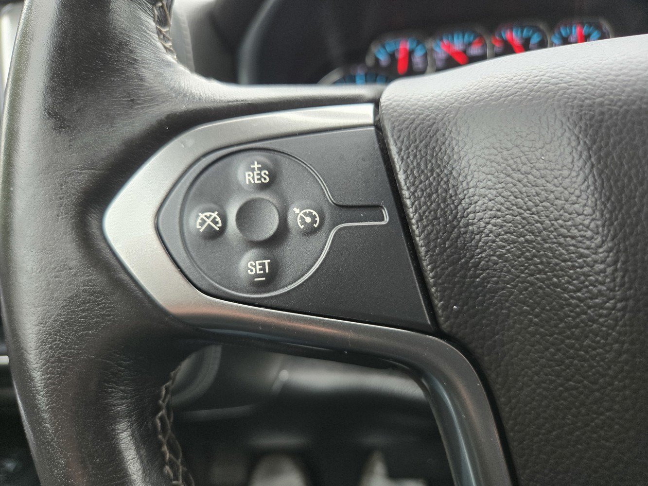 Used 2018 Chevrolet Silverado 1500 LTZ AWD/4WD image 19