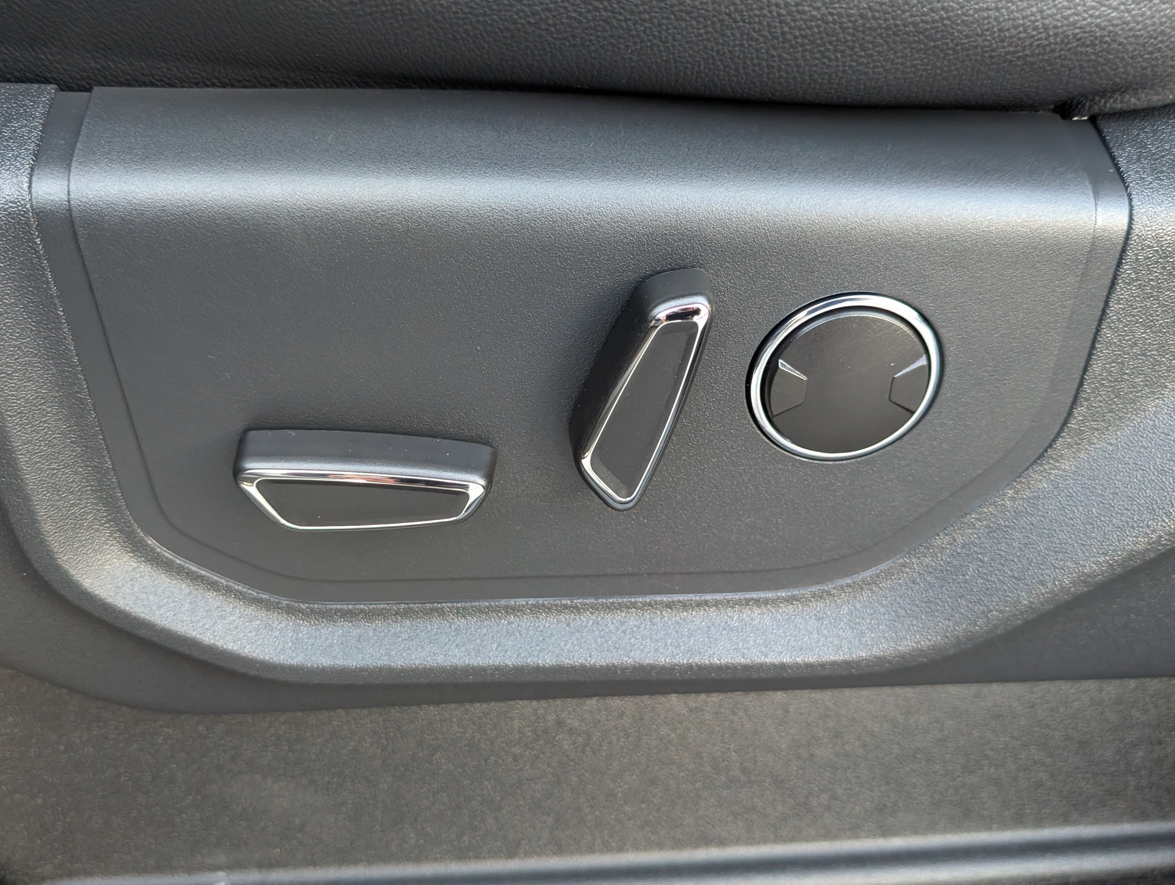 Used 2022 Ford Expedition Max Limited image 25