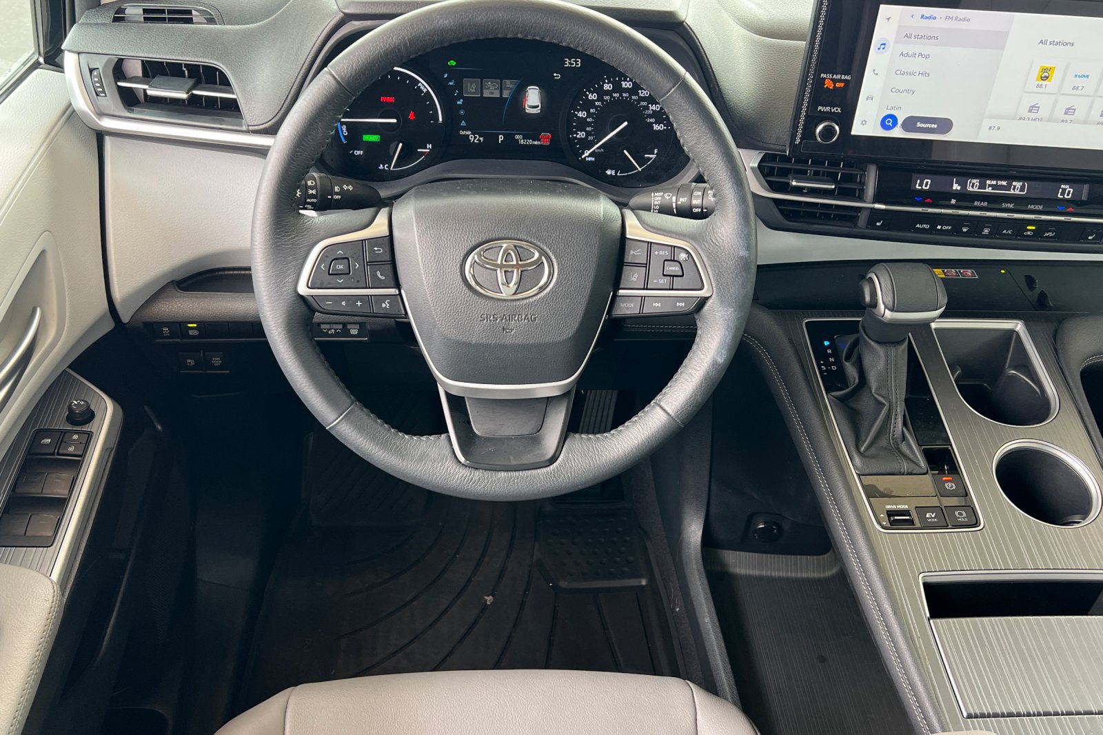 Certified 2025 Toyota Sienna XLE FWD image 14