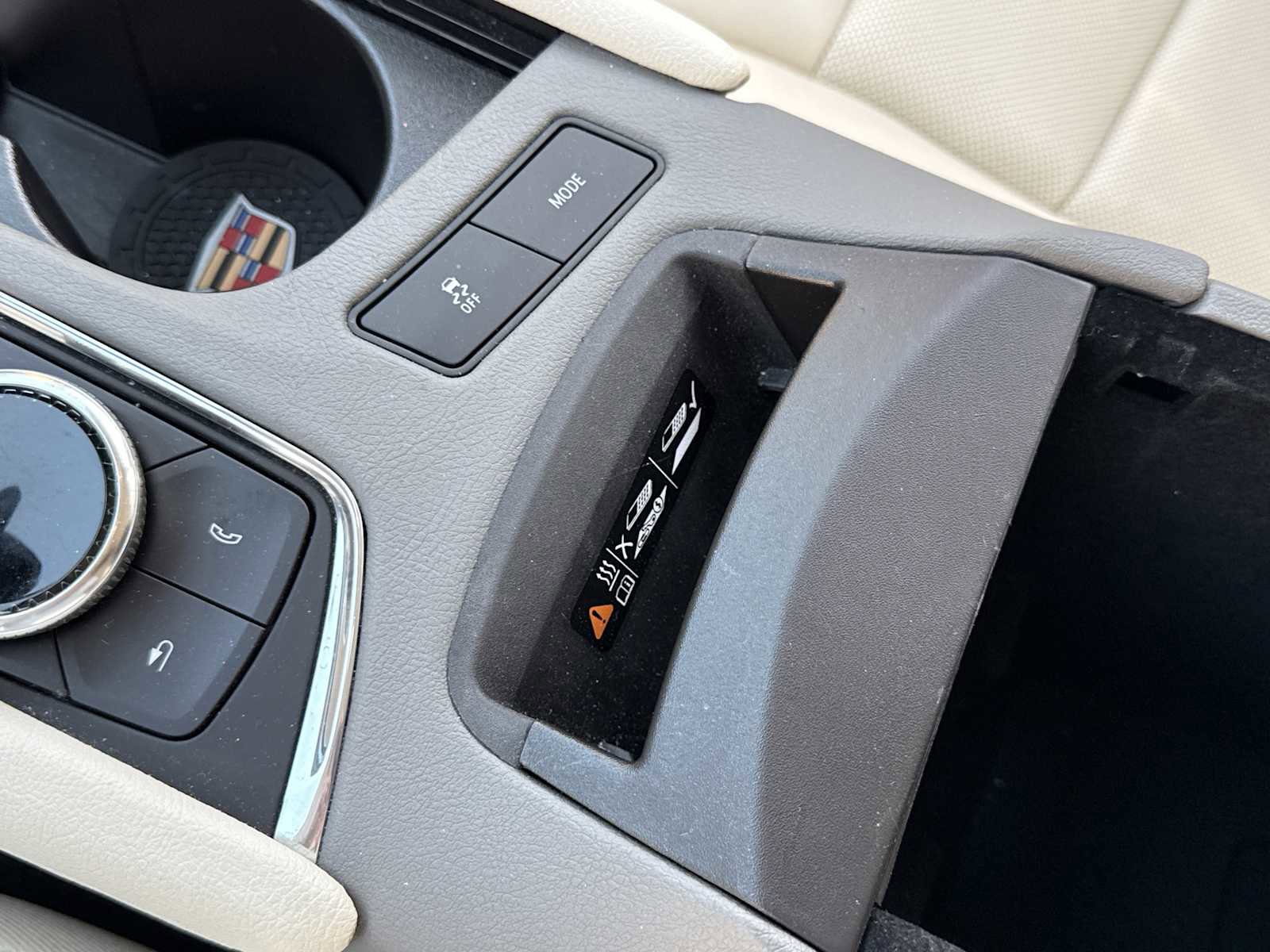 Used 2020 Cadillac XT6 Premium Luxury FWD image 9