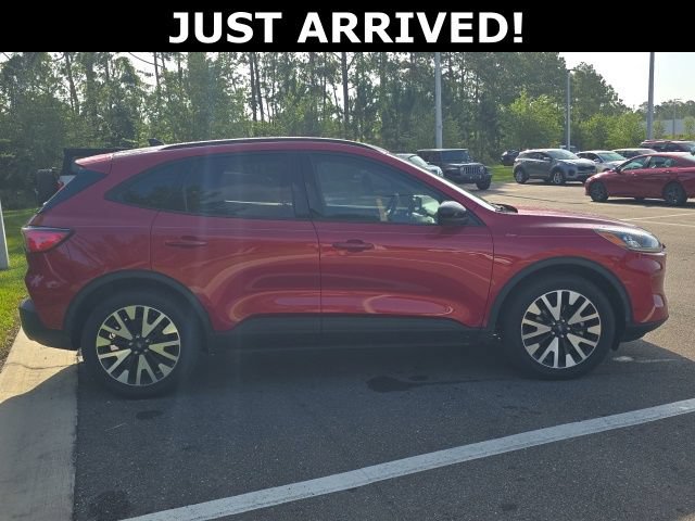 Used 2020 Ford Escape SE Sport AWD/4WD image 3