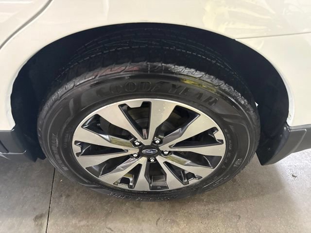 Used 2016 Subaru Outback 2.5i Limited AWD/4WD image 6