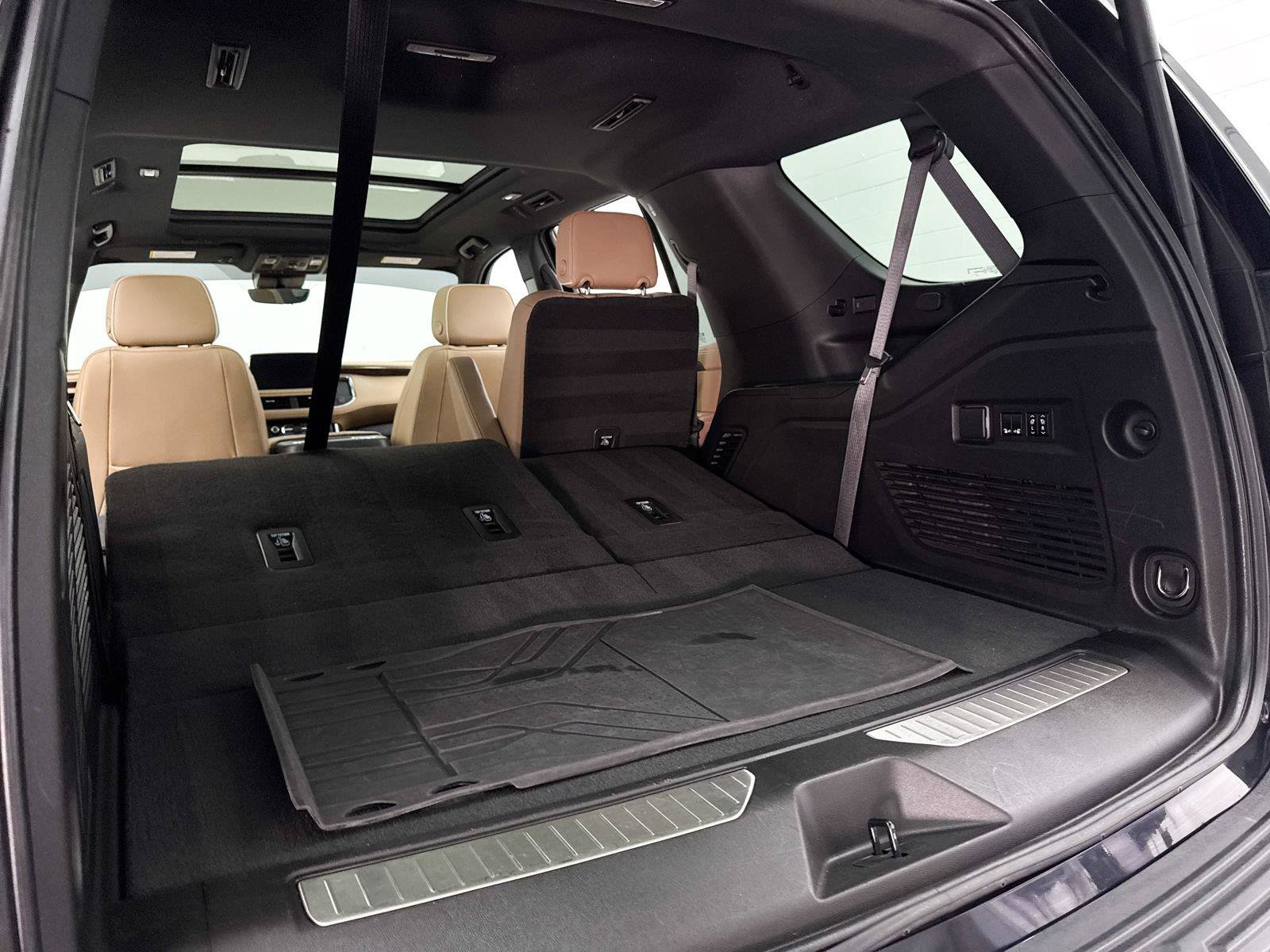 Used 2023 Chevrolet Tahoe Premier AWD/4WD image 35