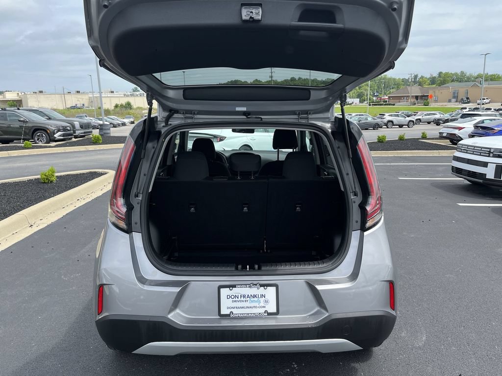 Certified 2025 Kia Soul LX w/ LX Technology Package FWD image 29