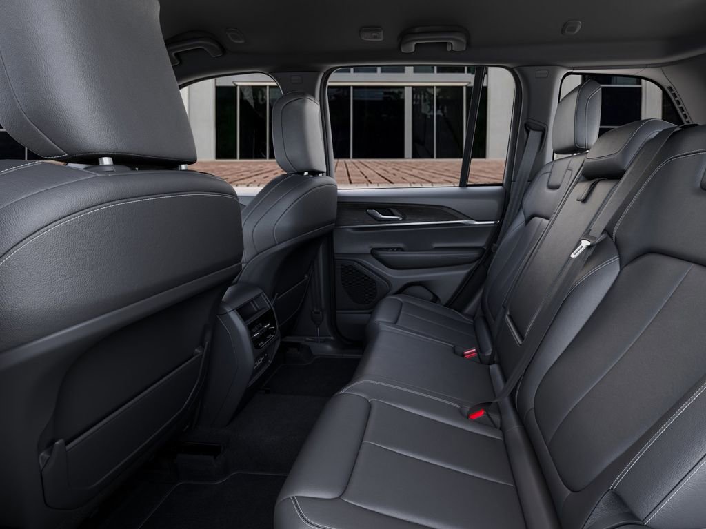 New 2025 Jeep Grand Cherokee Limited w/ Black Appearance Package image 23