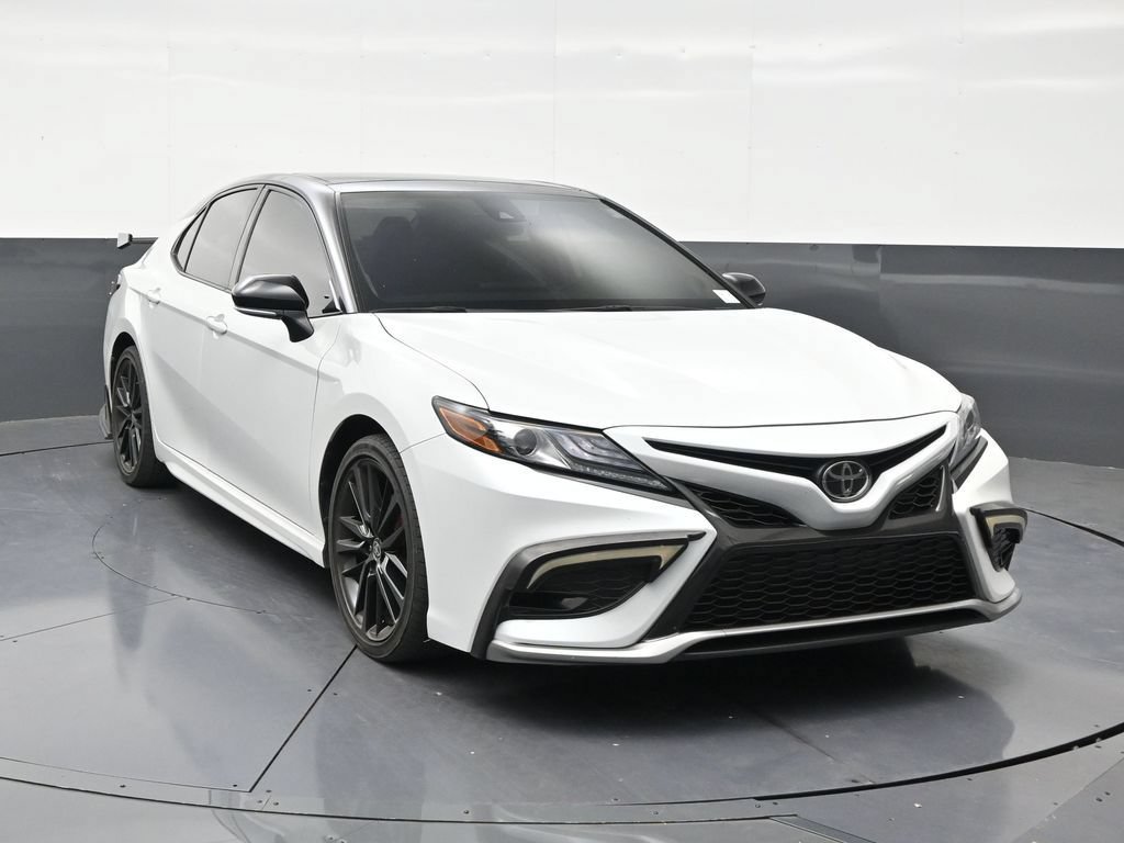 Used 2024 Toyota Camry XSE FWD image 7