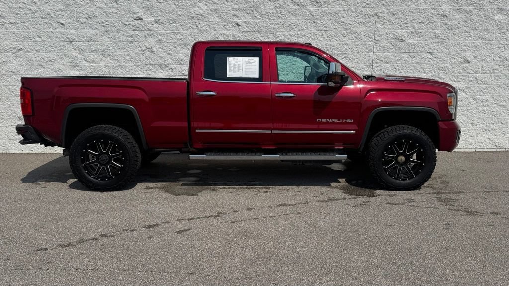 Used 2019 GMC Sierra 2500 Denali w/ Duramax Plus Package AWD/4WD image 2