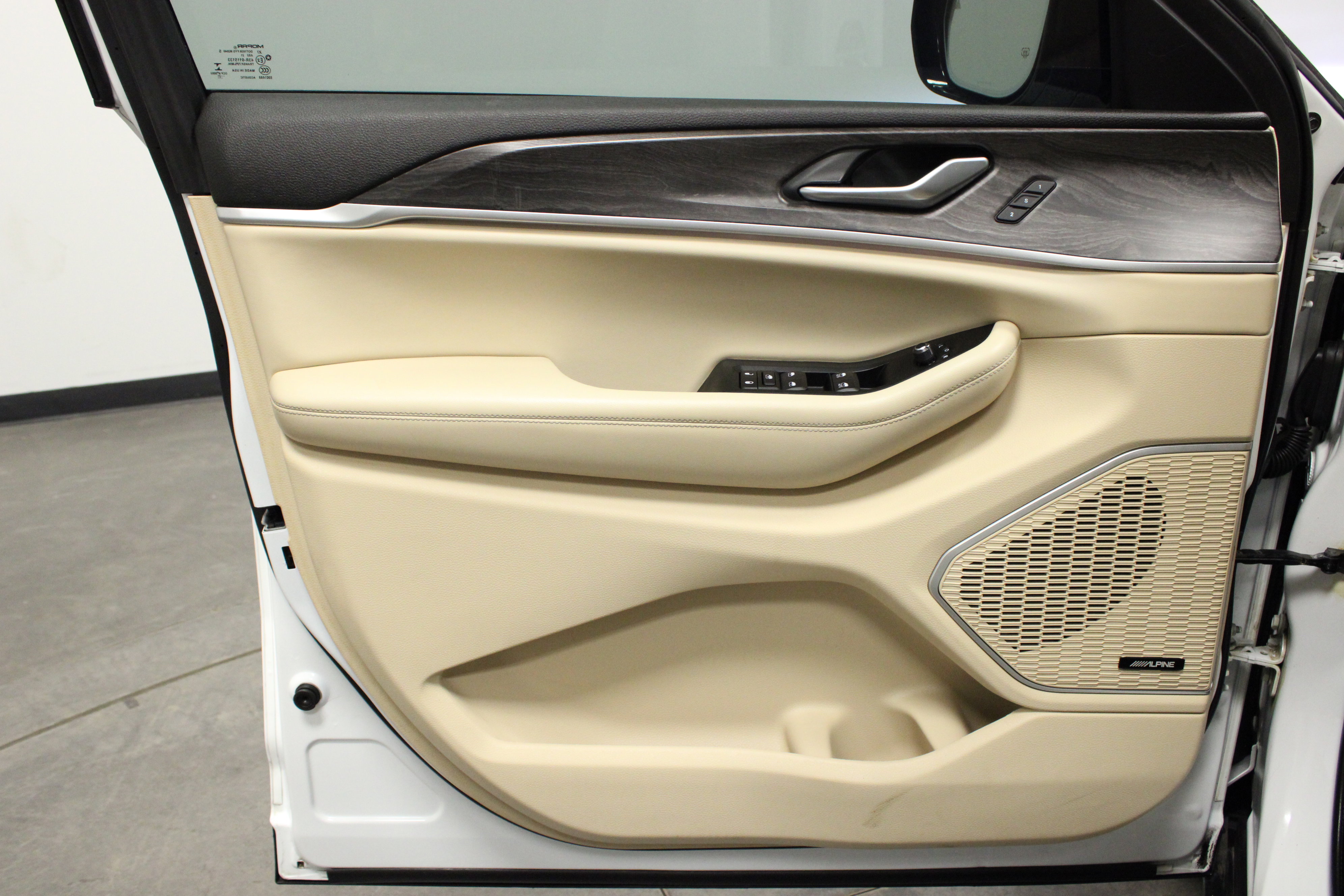 Used 2021 Jeep Grand Cherokee L Limited w/ Luxury Tech Group II image 20