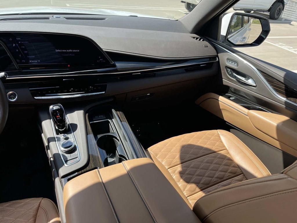 Certified 2024 Cadillac Escalade Premium Luxury w/ Performance Package image 15