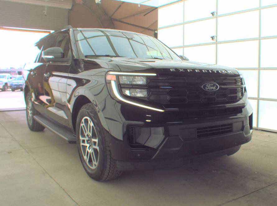 Used 2025 Ford Expedition Max Active image 4