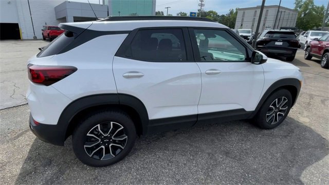 New 2025 Chevrolet TrailBlazer ACTIV w/ Convenience Package image 2