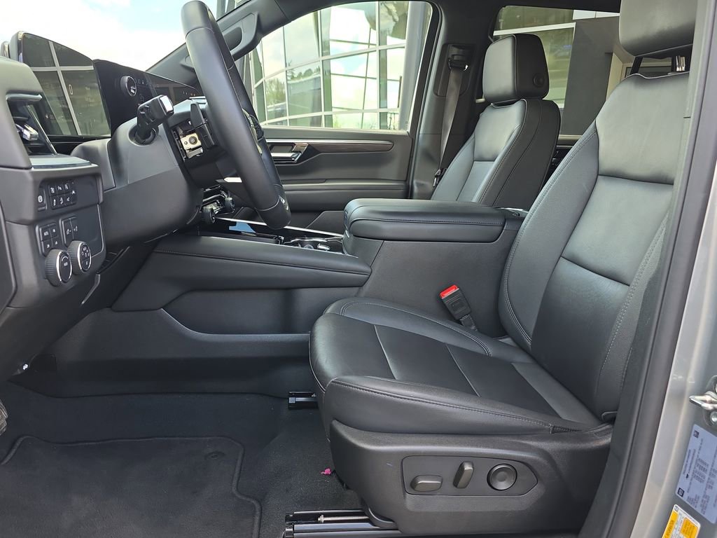 Used 2025 Chevrolet Tahoe Z71 image 9