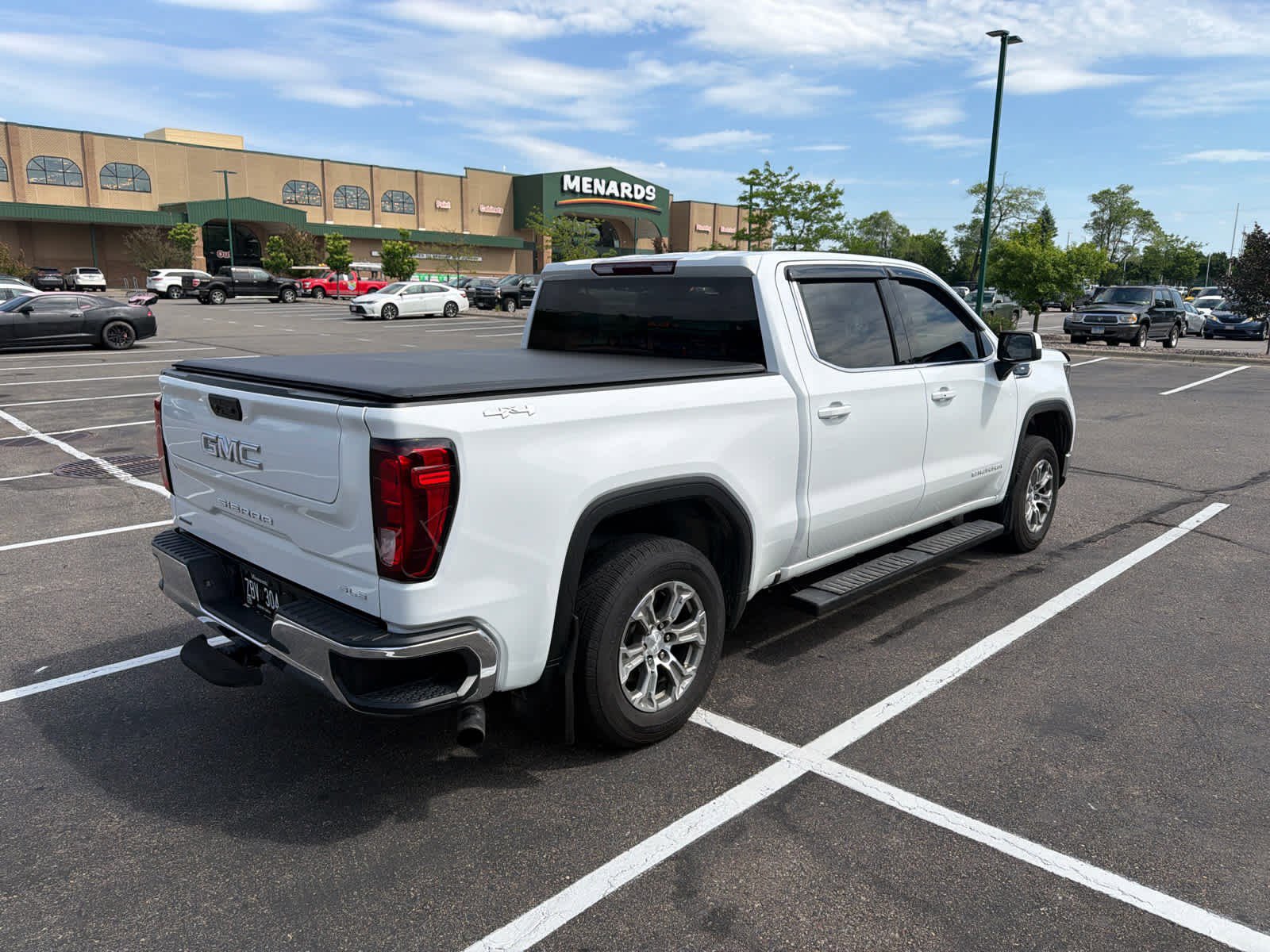 Used 2022 GMC Sierra 1500 SLE AWD/4WD image 6