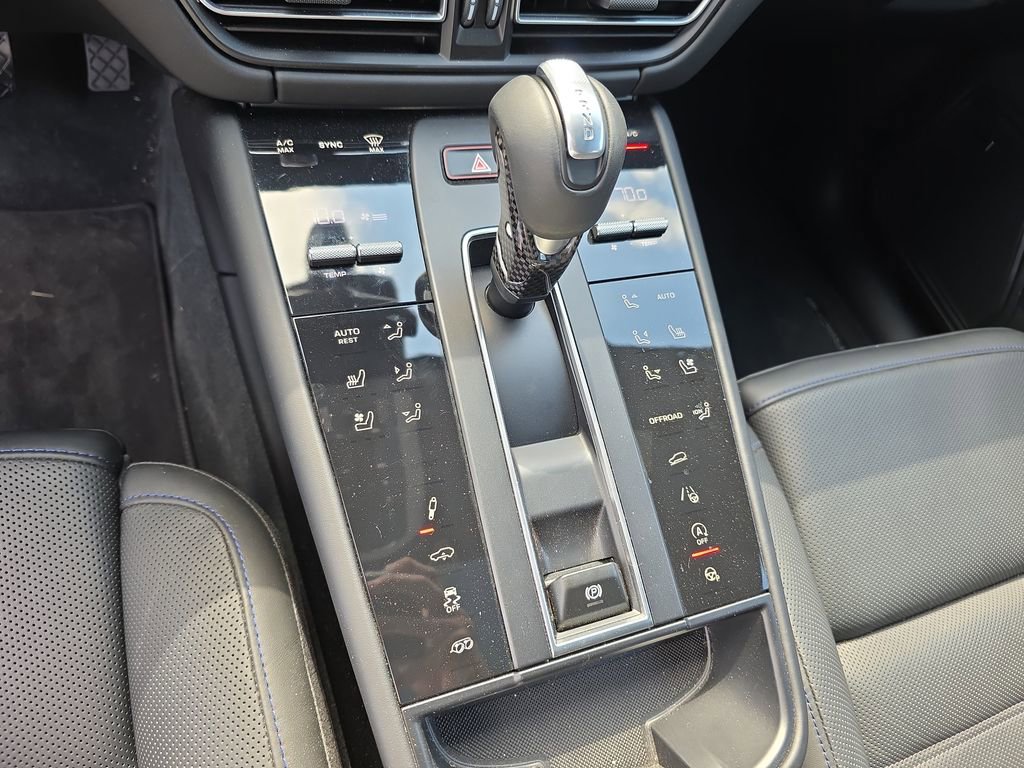 Used 2024 Porsche Macan GTS AWD/4WD image 31