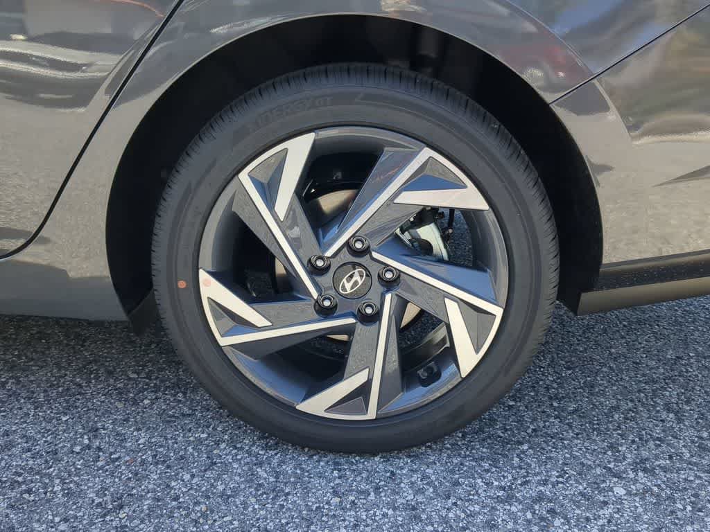 New 2026 Hyundai Elantra Limited FWD image 14
