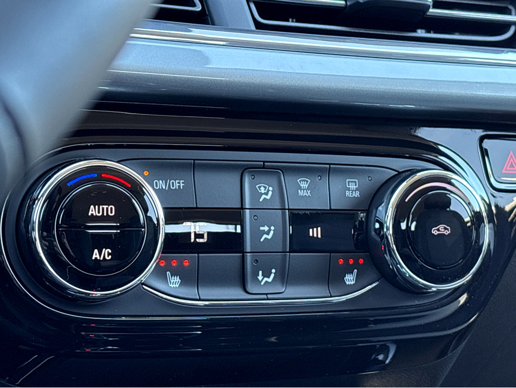 New 2025 Chevrolet Trax LT w/ Driver Confidence Package image 12