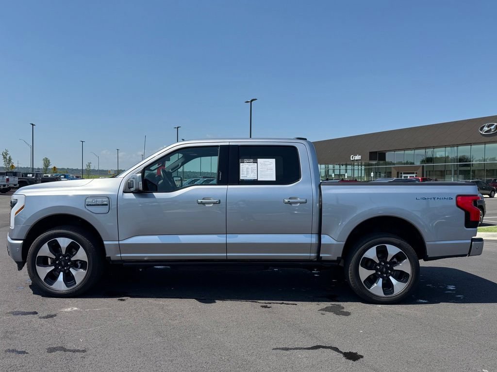 Used 2023 Ford F150 Lightning Platinum AWD/4WD image 9