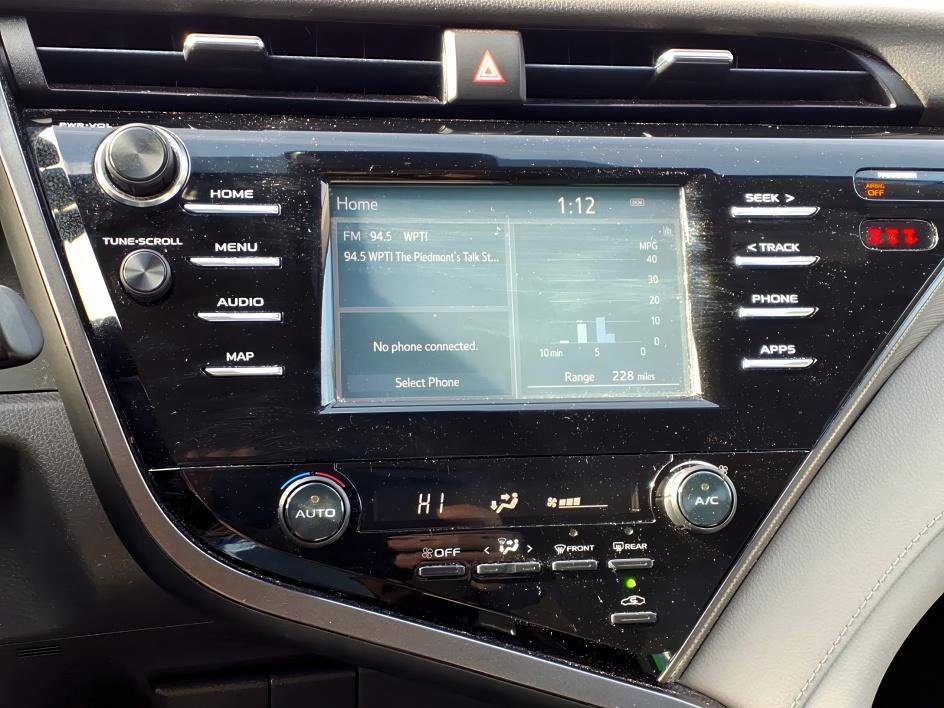 Used 2019 Toyota Camry L image 16