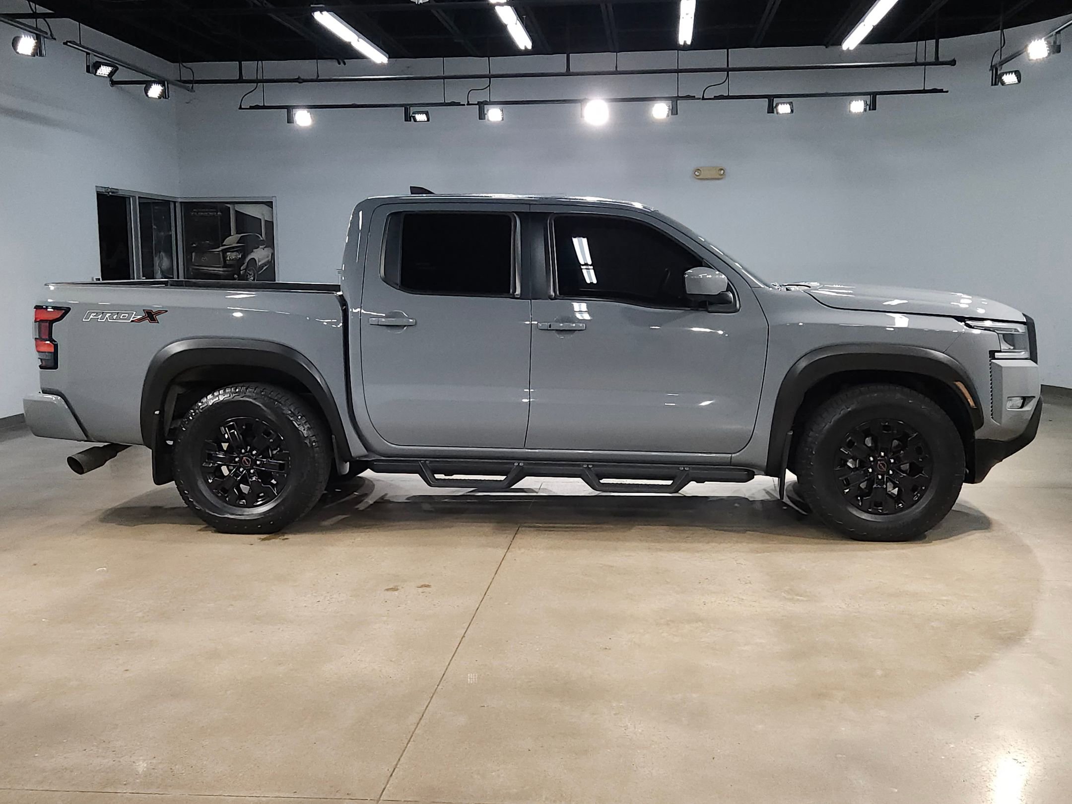 Used 2022 Nissan Frontier Pro-X RWD image 8