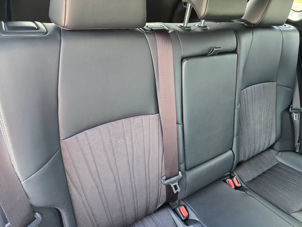 Certified 2021 Toyota Venza XLE w/ Carpet Mat Package (TMS) AWD/4WD image 21