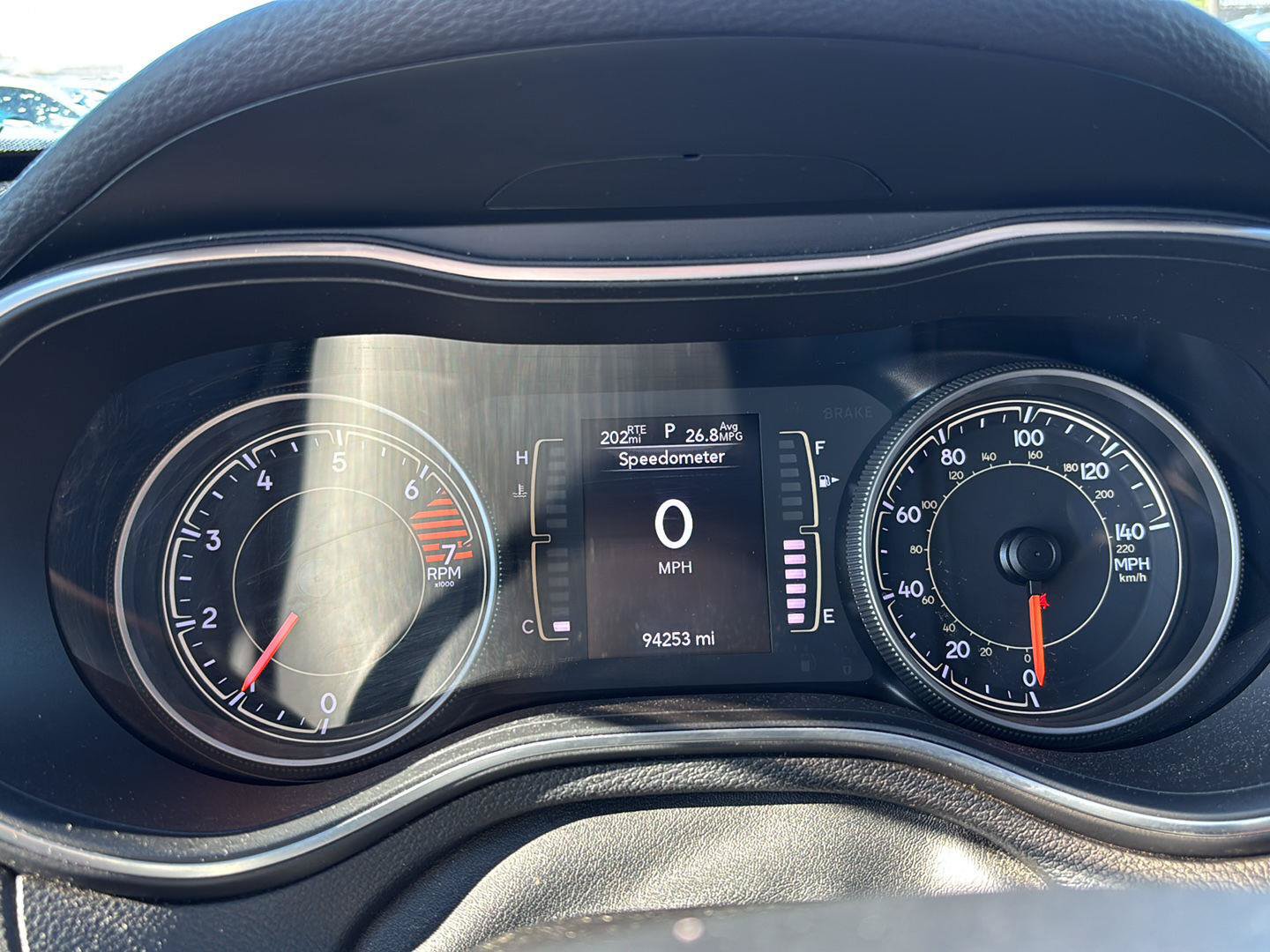 Used 2019 Jeep Cherokee Latitude Plus w/ Cold Weather Group AWD/4WD image 18