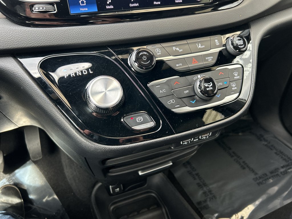 Used 2025 Chrysler Pacifica Select FWD image 20