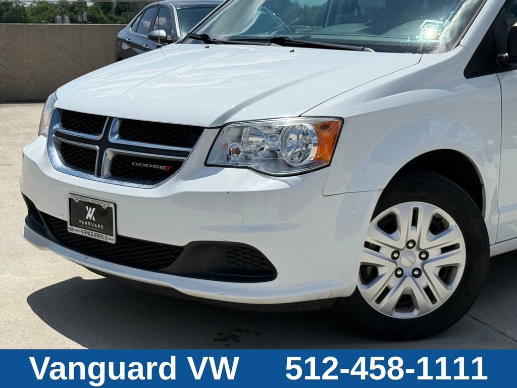Used 2019 Dodge Grand Caravan SE FWD image 2