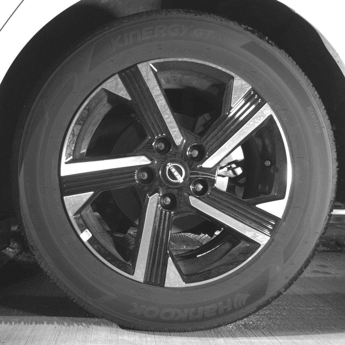 Used 2025 Nissan Sentra SV image 14