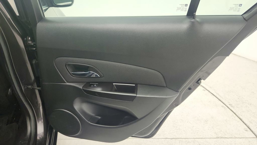 Used 2014 Chevrolet Cruze LT image 32