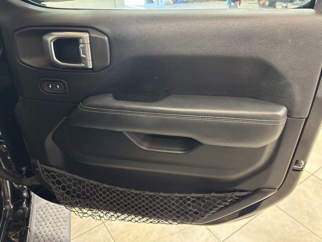Used 2020 Jeep Wrangler Unlimited Sahara AWD/4WD image 13