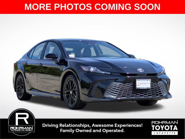 Used 2026 Toyota Camry SE FWD image 3