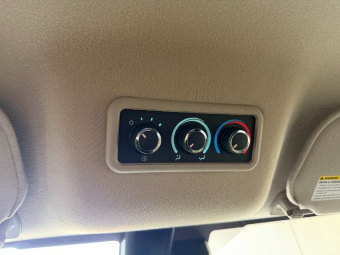 Used 2025 GMC Savana 3500 LT w/ LT Preferred Equipment Group RWD image 22