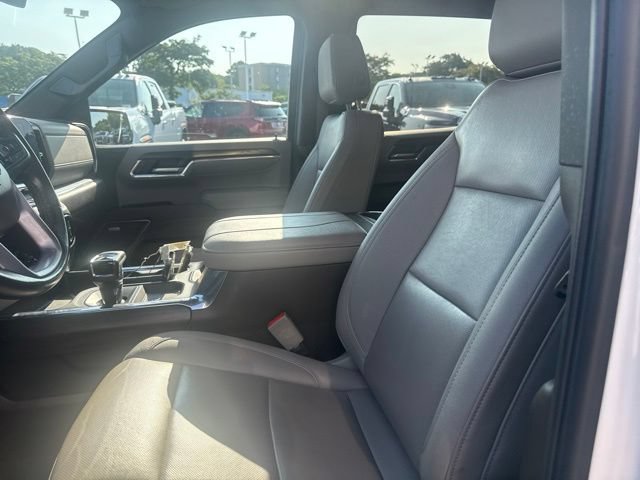 Used 2023 GMC Sierra 1500 SLT w/ SLT Premium Package AWD/4WD image 16