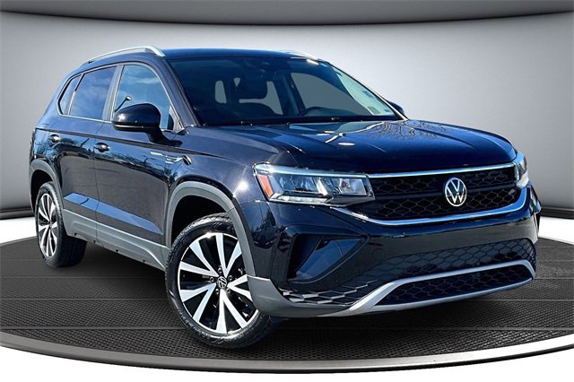 Used 2024 Volkswagen Taos SE image 3