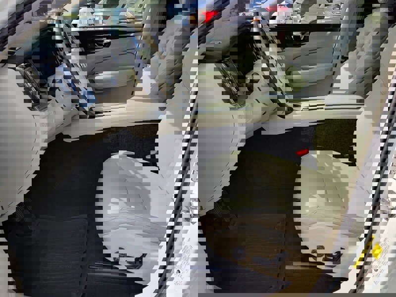 Used 2020 Volvo XC60 T6 Momentum w/ Protection Package image 5