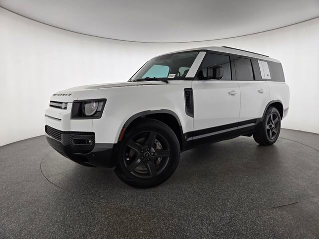 Used 2024 Land Rover Defender 130 X-Dynamic SE image 1