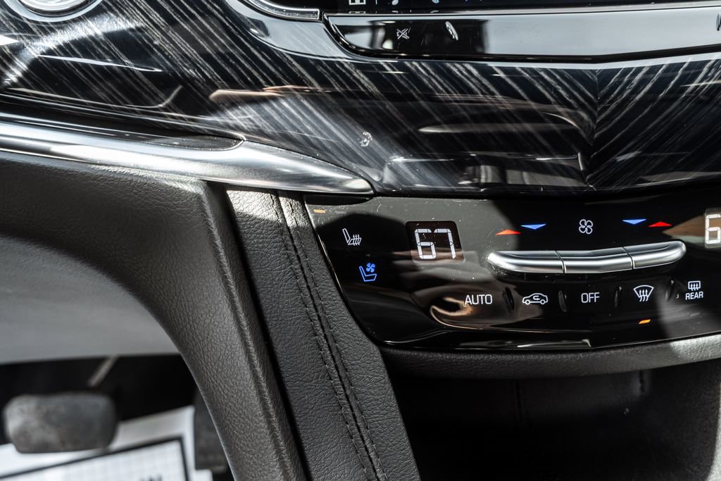 Used 2024 Cadillac XT6 Premium Luxury image 10