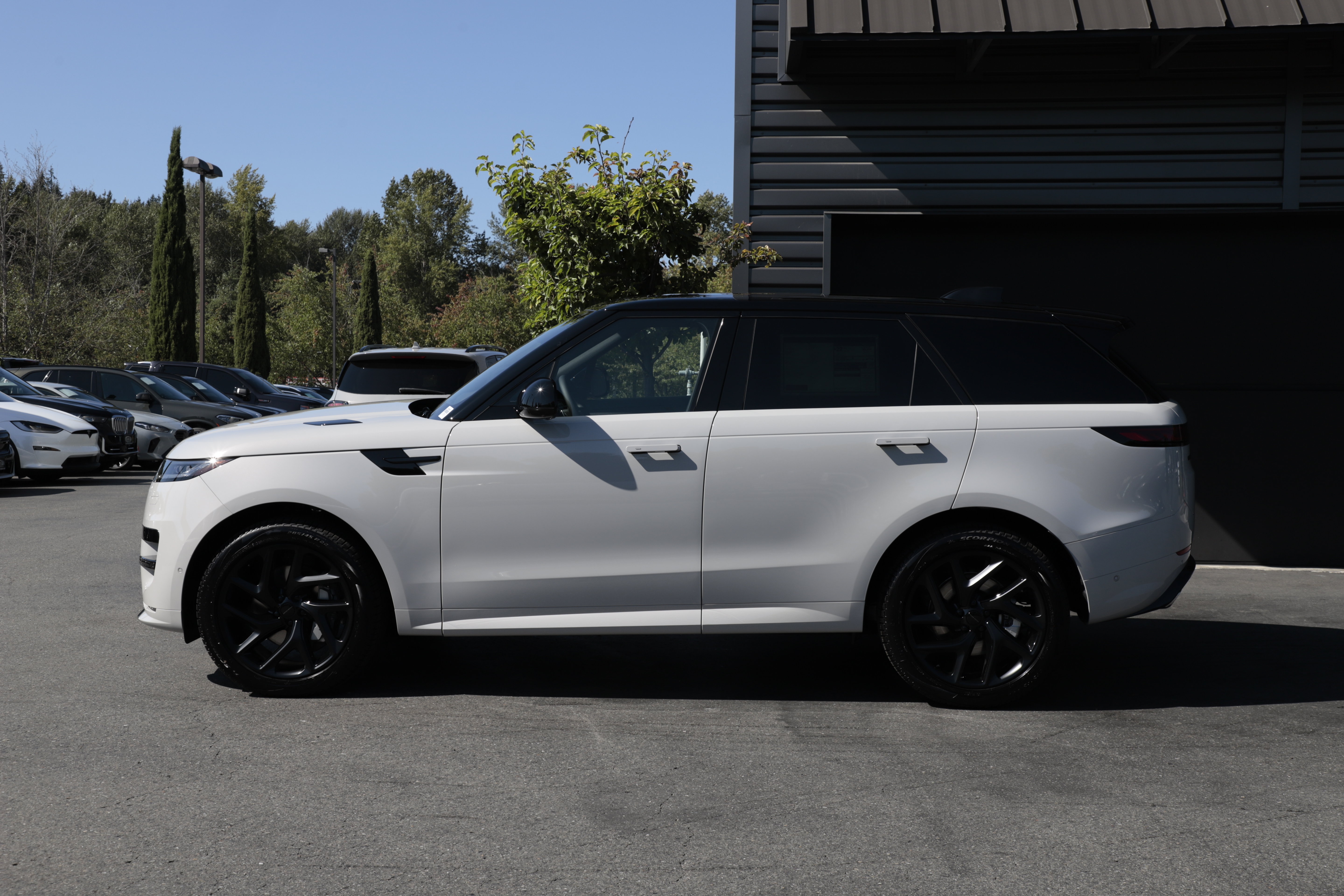 New 2026 Land Rover Range Rover Sport Dynamic SE AWD/4WD image 7