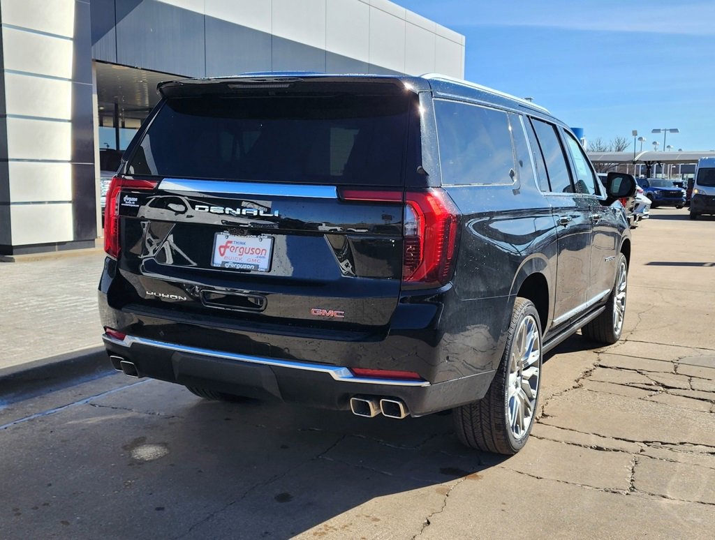 New 2026 GMC Yukon XL Denali w/ Denali Reserve Package image 3
