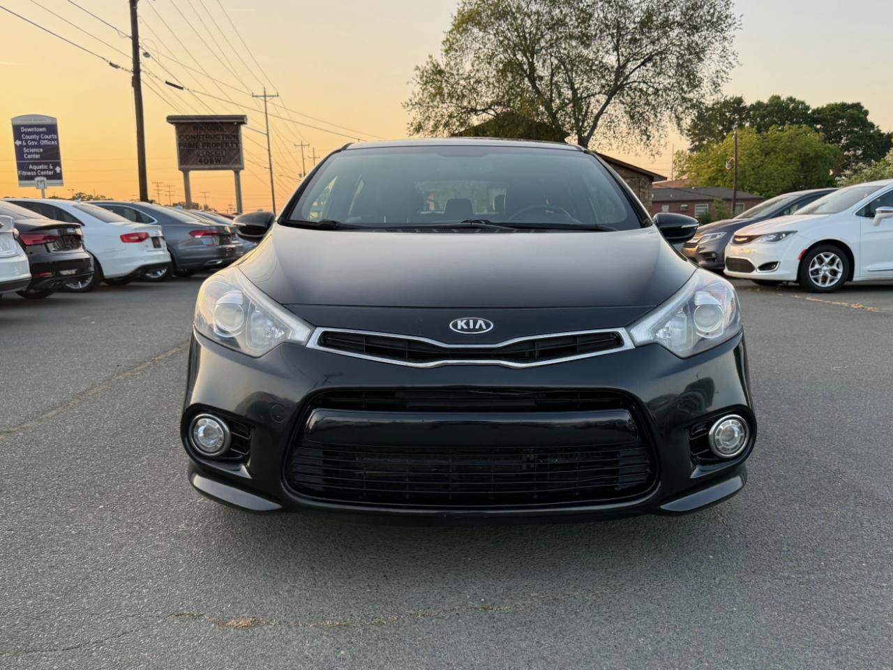 Used 2015 Kia Forte SX w/ SX Premium Package FWD image 2